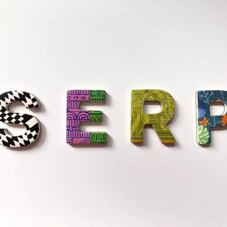 Comprendre l’écosystème des marketplaces de partenaires pour lancer un média digital